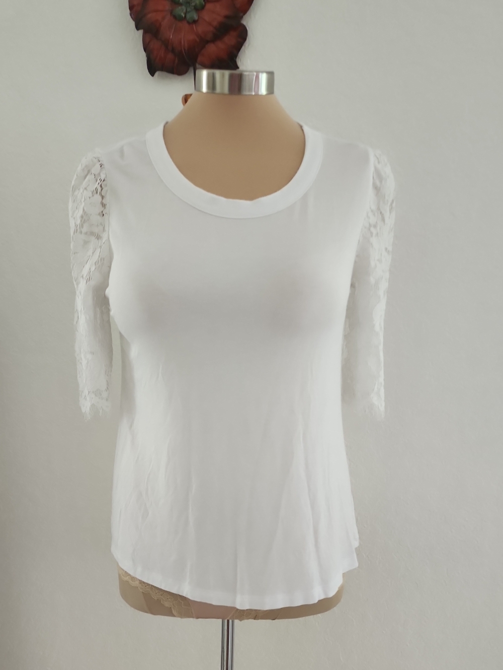 K & C | White Top